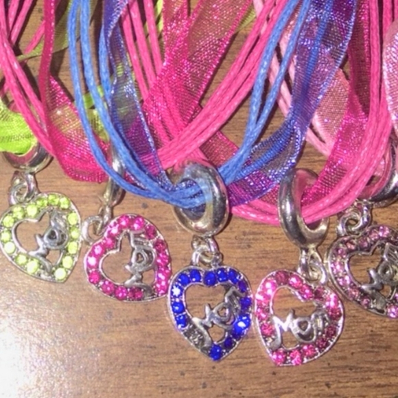 MOM Heart Pendant Ribbon Necklace Bright Neon Pink Red Blue Yellow Black - Picture 2 of 10